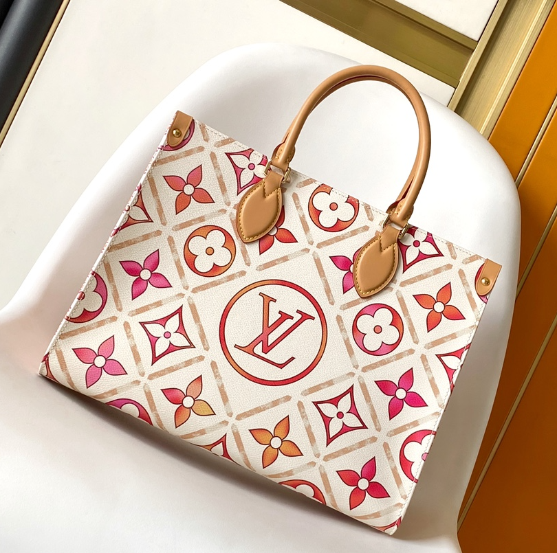 M11265 LV On The Go medium bag
