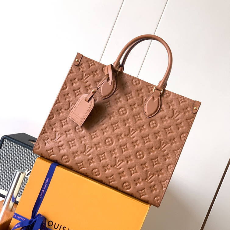 M12775 LV OnTheGo medium handbag