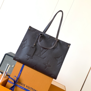 M12967 LV OnTheGo medium handbag