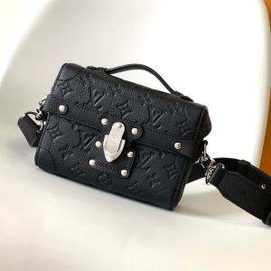 M13871 LV Soul Trunk bag
