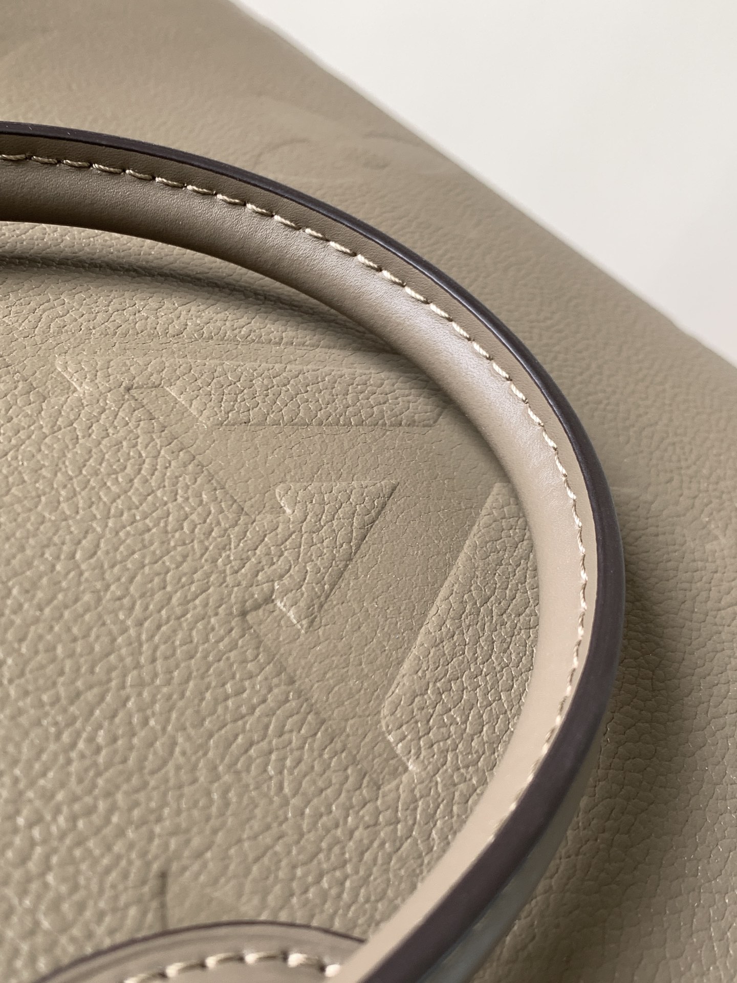 M25523 LV OnTheGo medium handbag - 图片 9