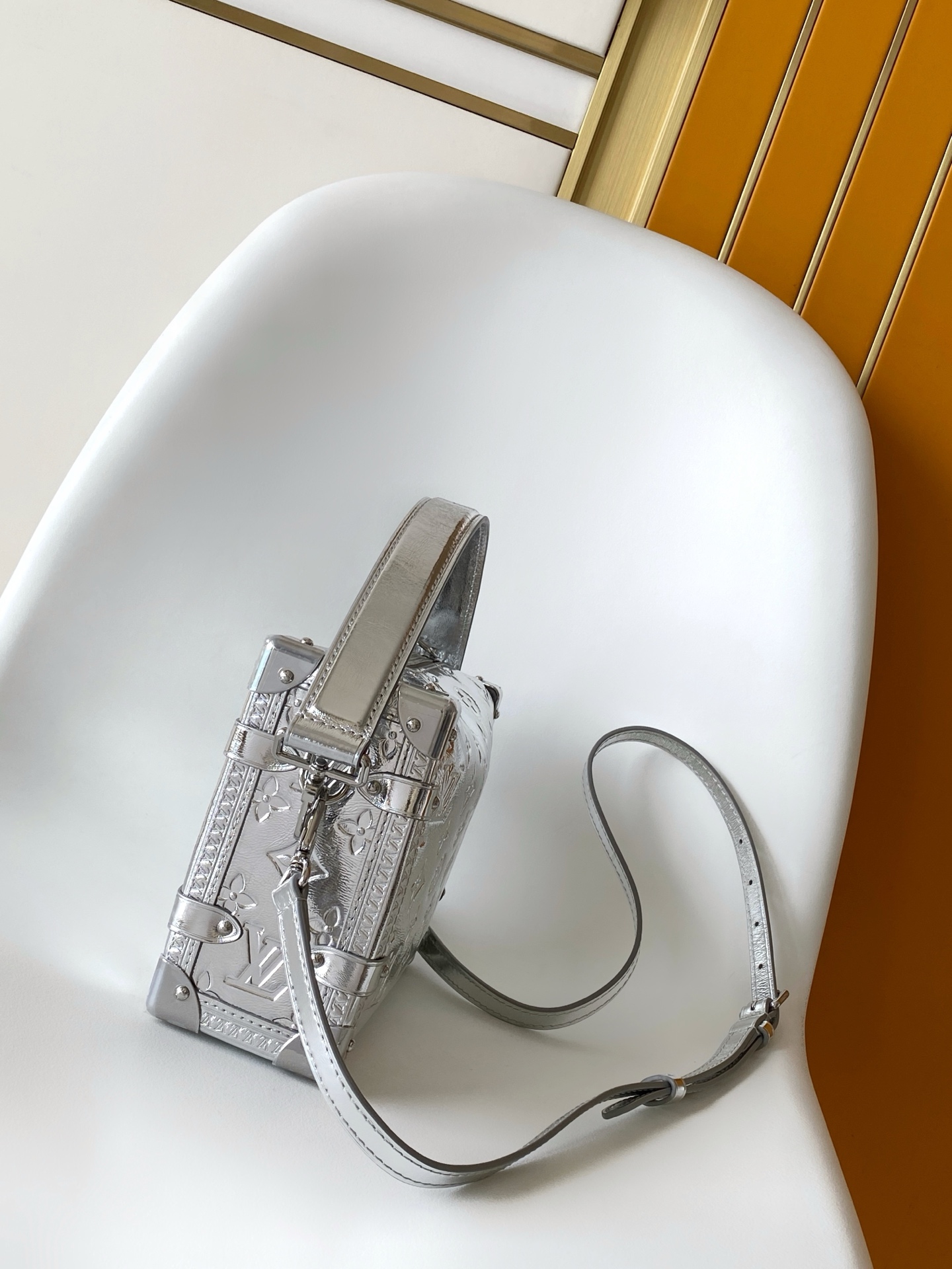 M26223 LV Monogram Miroir Side Trunk medium handbag - 图片 3