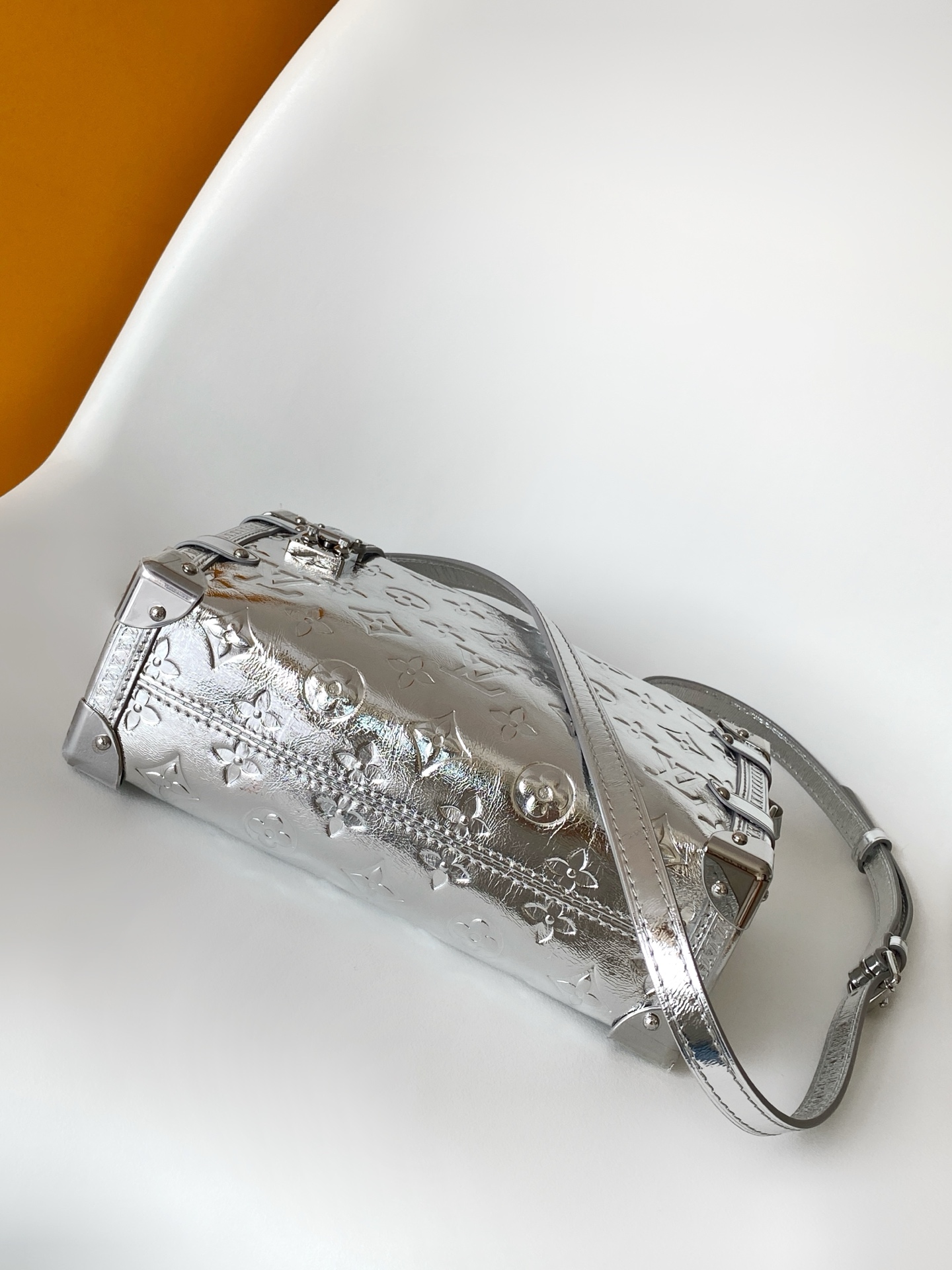 M26223 LV Monogram Miroir Side Trunk medium handbag - 图片 5
