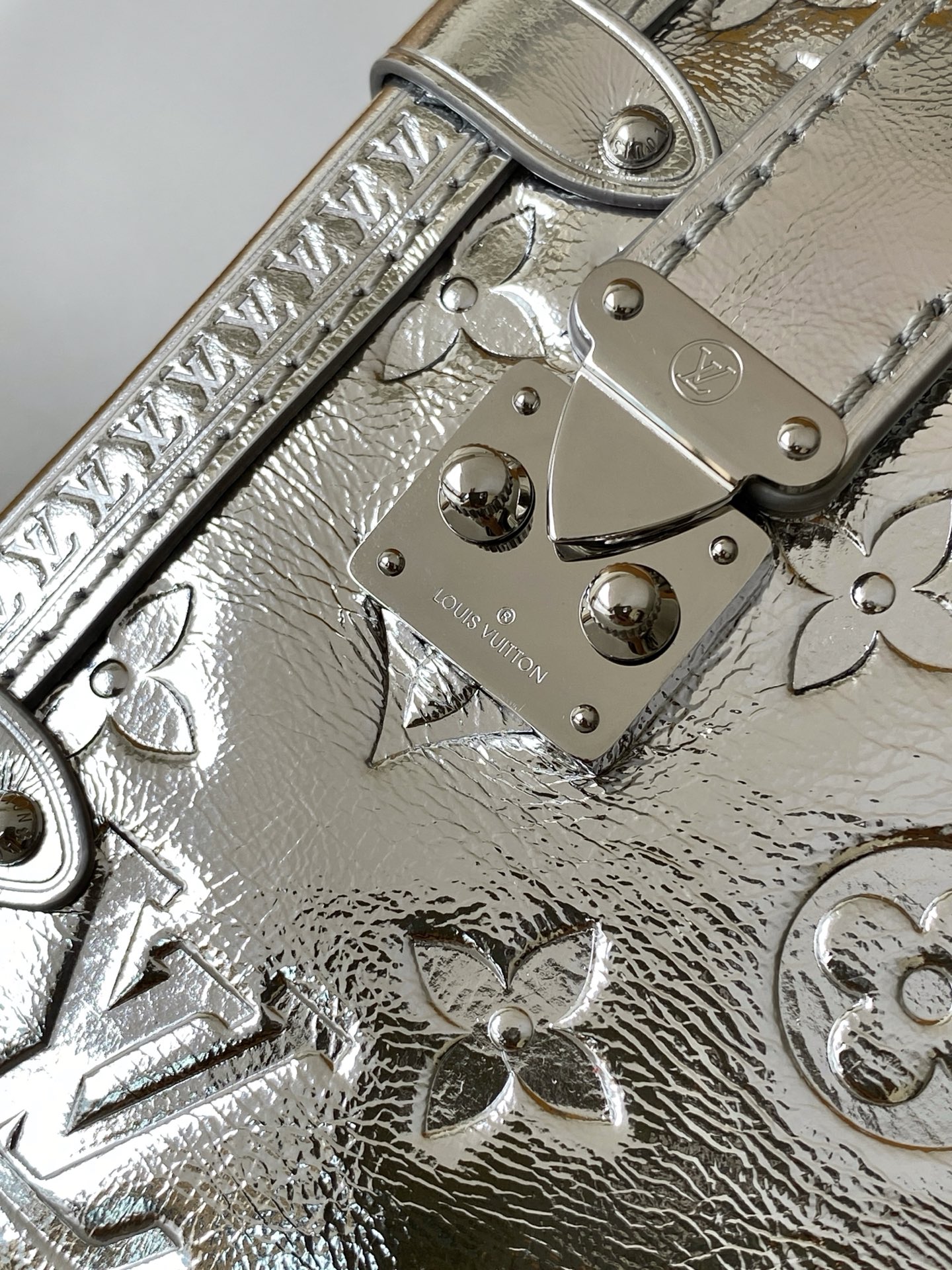 M26223 LV Monogram Miroir Side Trunk medium handbag - 图片 6