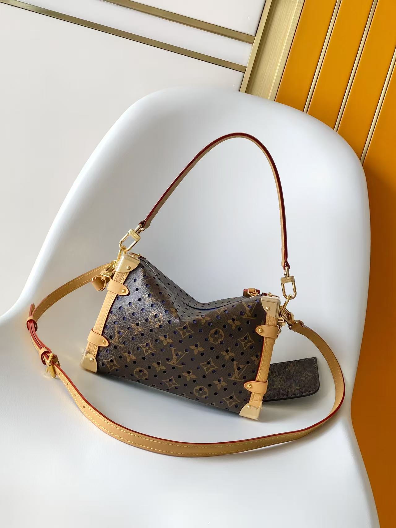 M28490 LV ide Trunk Medium handbag - 图片 4