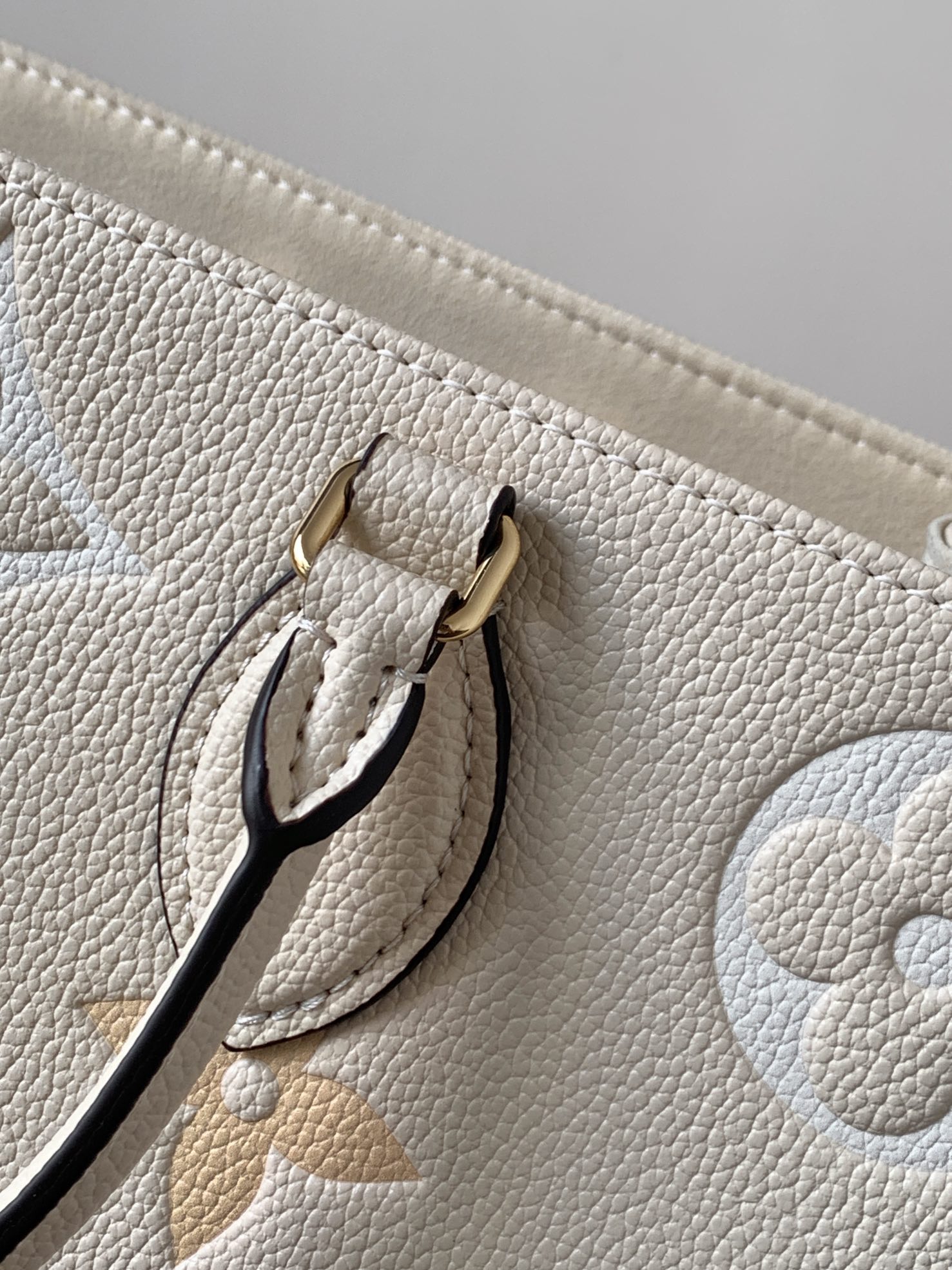 M45717 LV OnTheGo medium handbag - 图片 8
