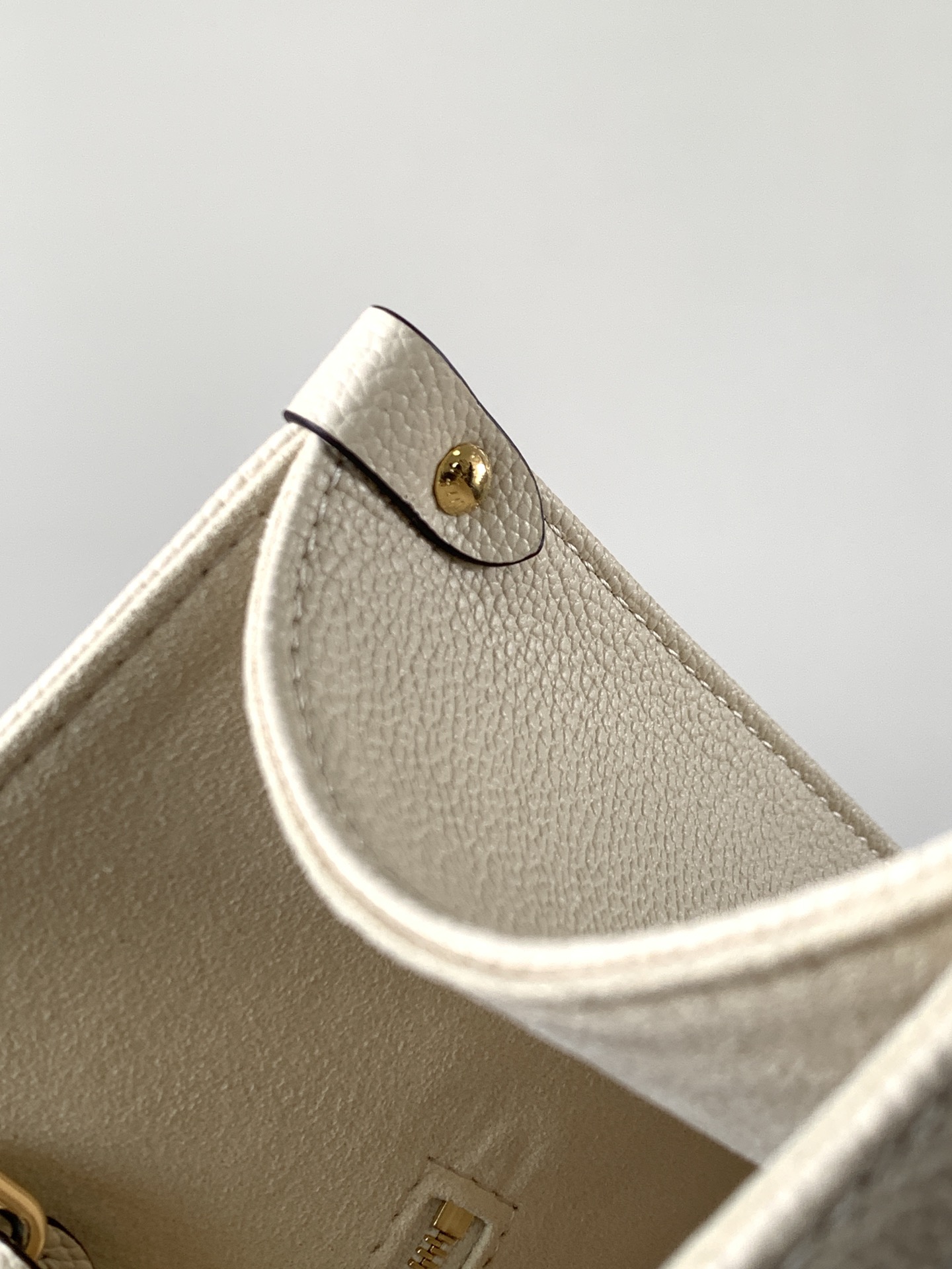 M45717 LV OnTheGo medium handbag - 图片 9