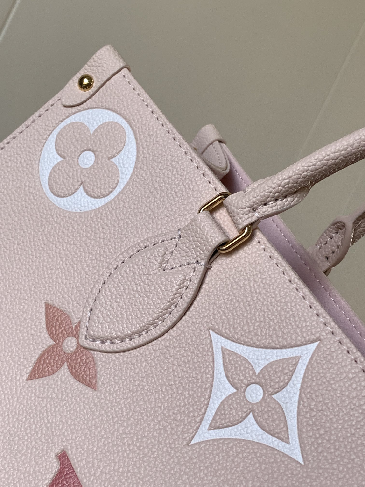 M45719 LV OnTheGo medium handbag - 图片 8