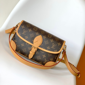 M45985 LV Diane handbag
