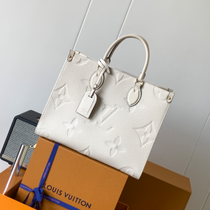 M46531 LV OnTheGo medium handbag