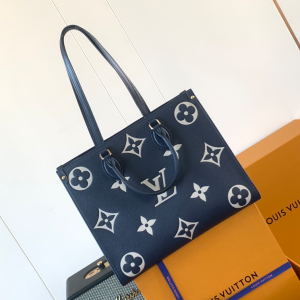 M47084 LV OnTheGo medium handbag