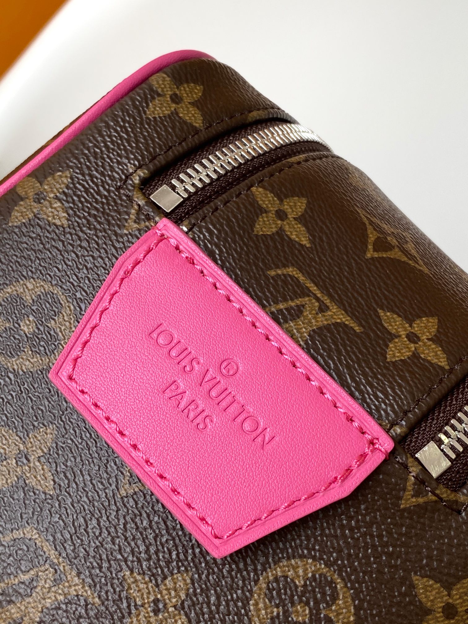 M12641 LV DOPP KIT Toiletry Bag - 图片 7