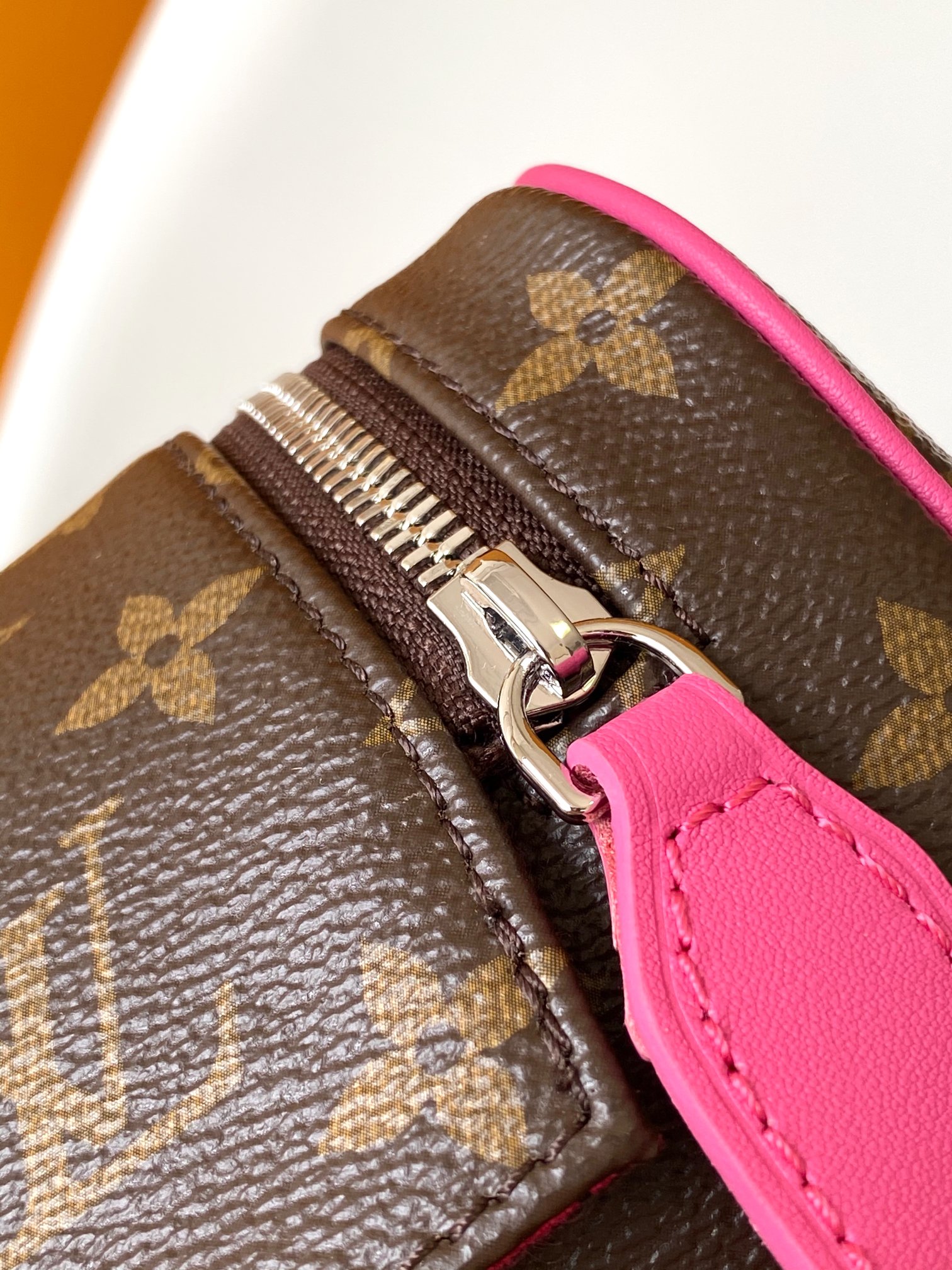 M12641 LV DOPP KIT Toiletry Bag - 图片 6