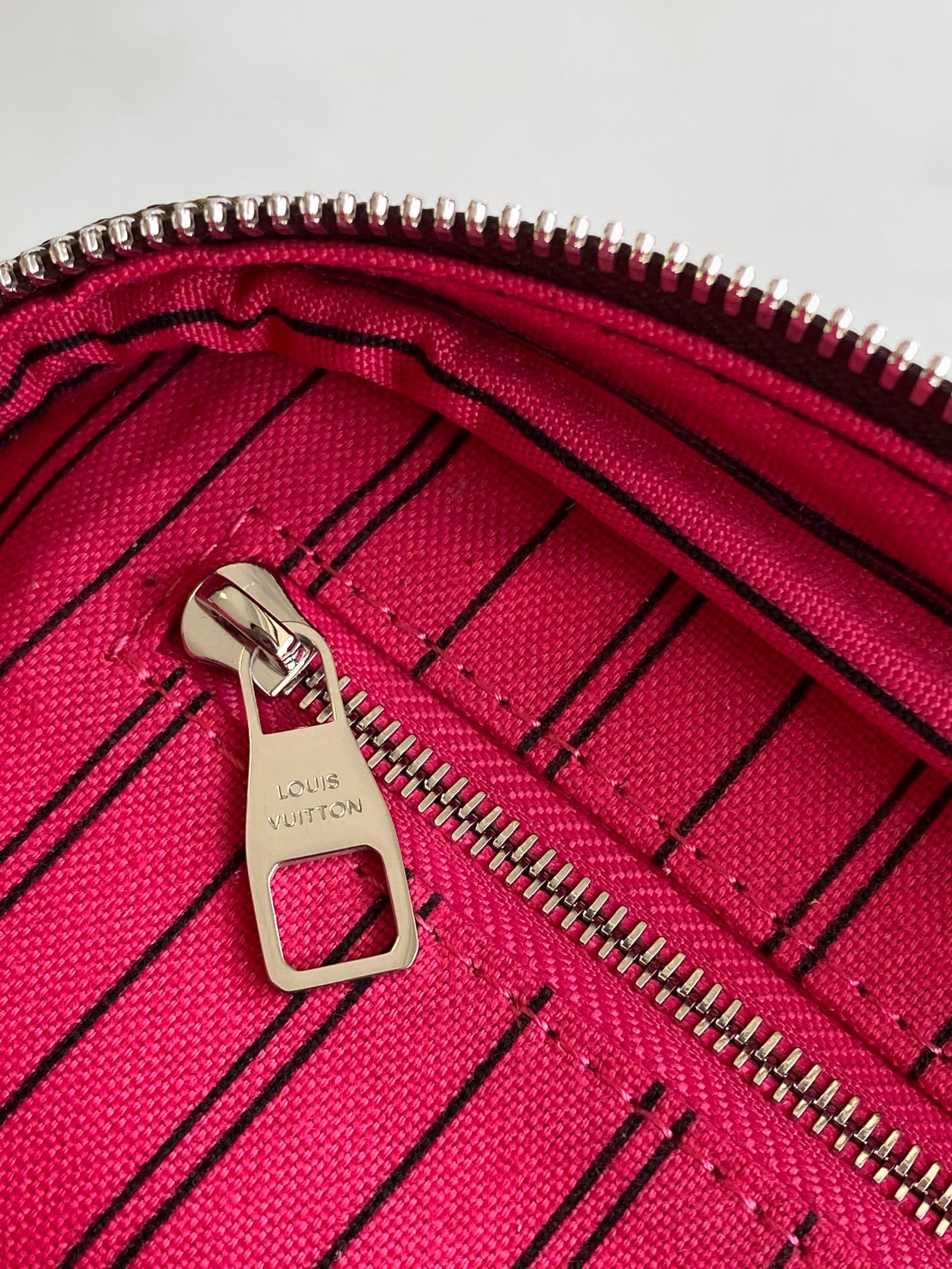 M12641 LV DOPP KIT Toiletry Bag - 图片 5