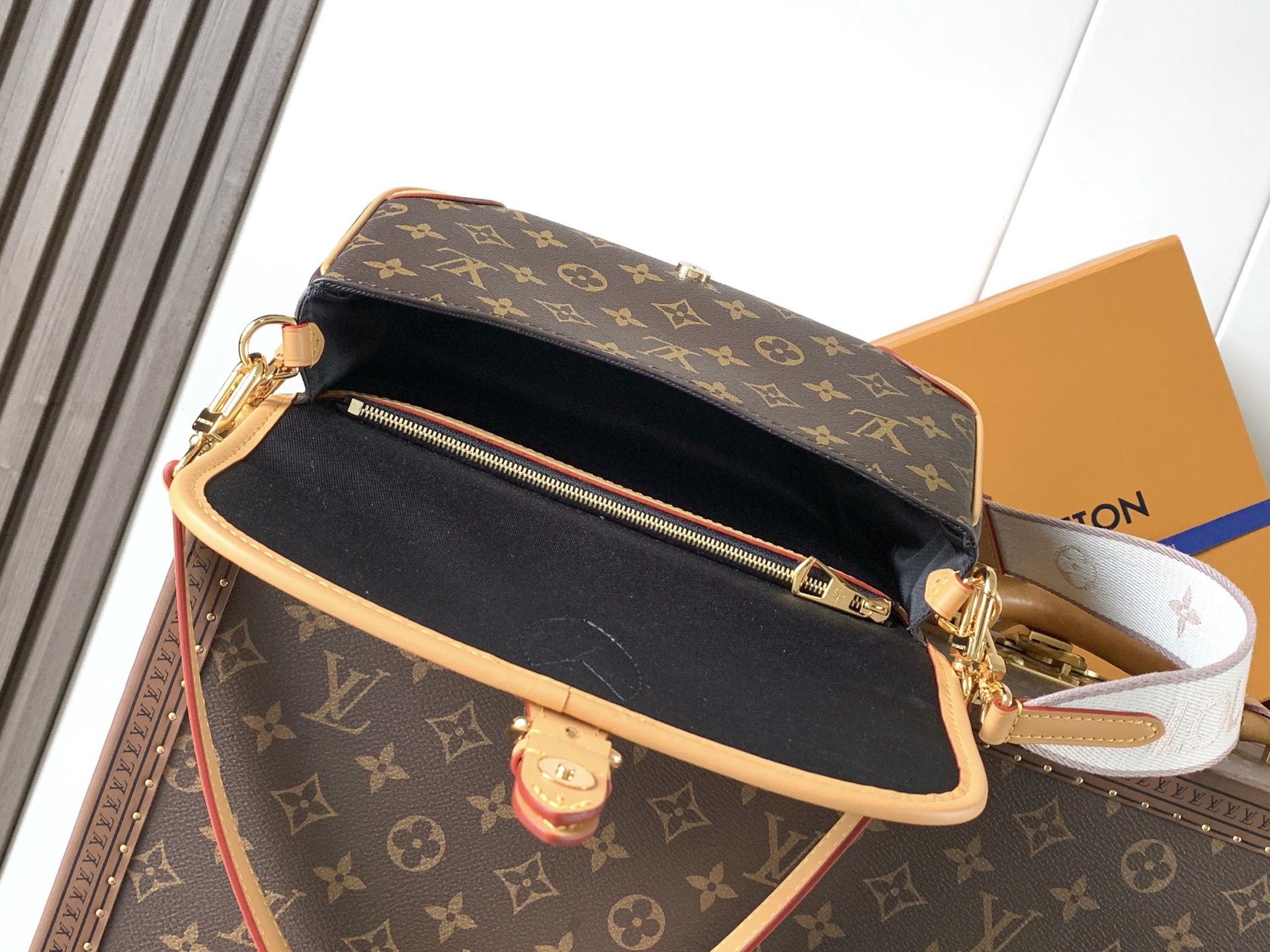 M13035 LV Diane Handbag - 图片 4