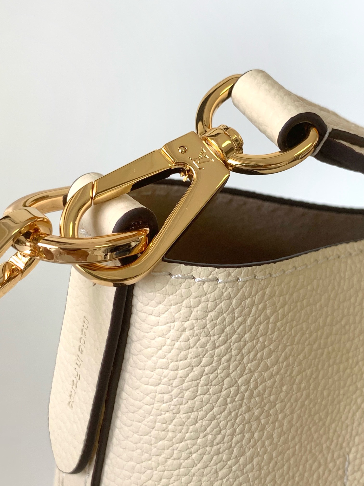 M24638 LV Lock and Walk Bucket Bag - 图片 9