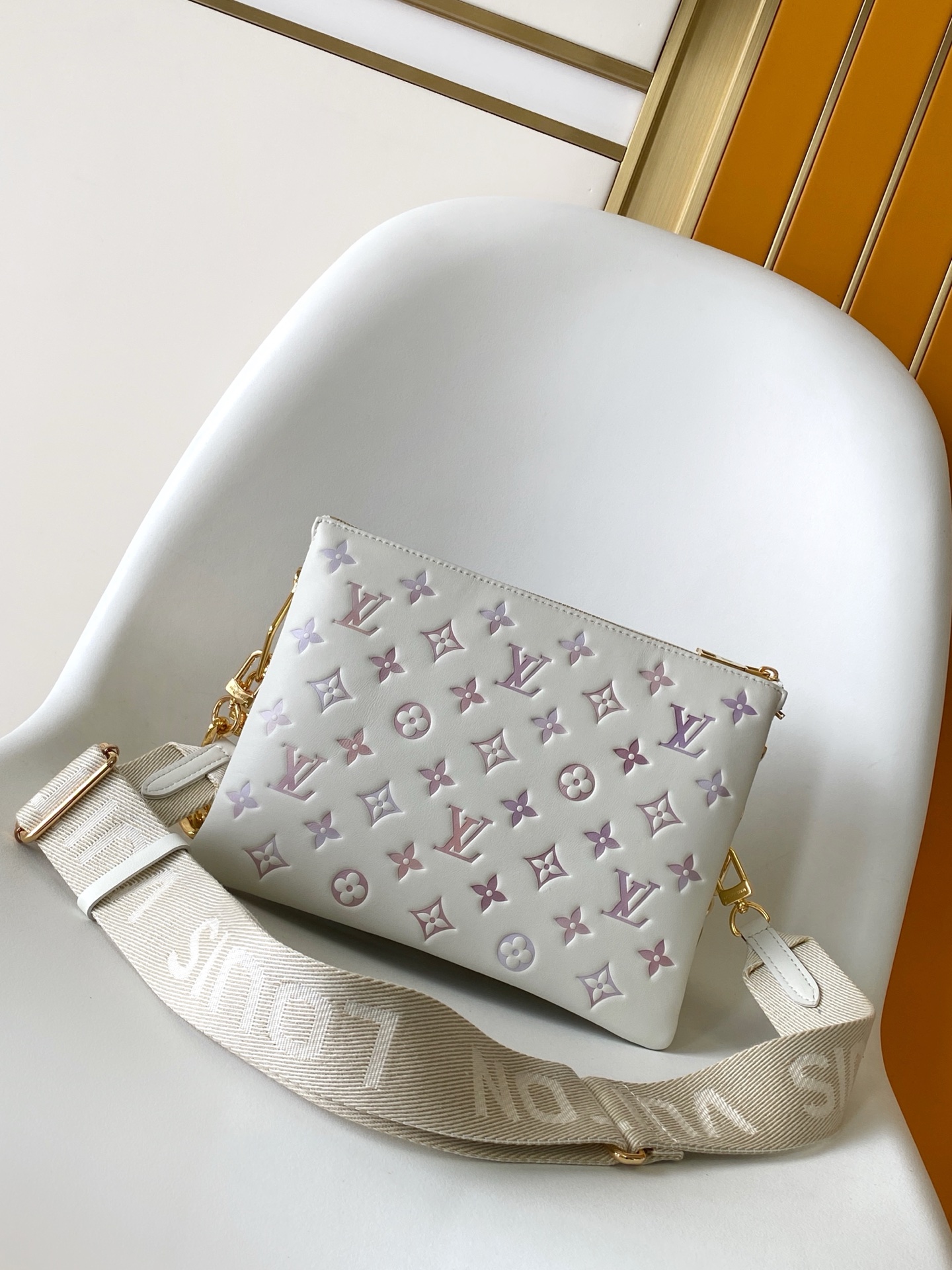 M25507 LV Coussin Mini Handbag - 图片 9