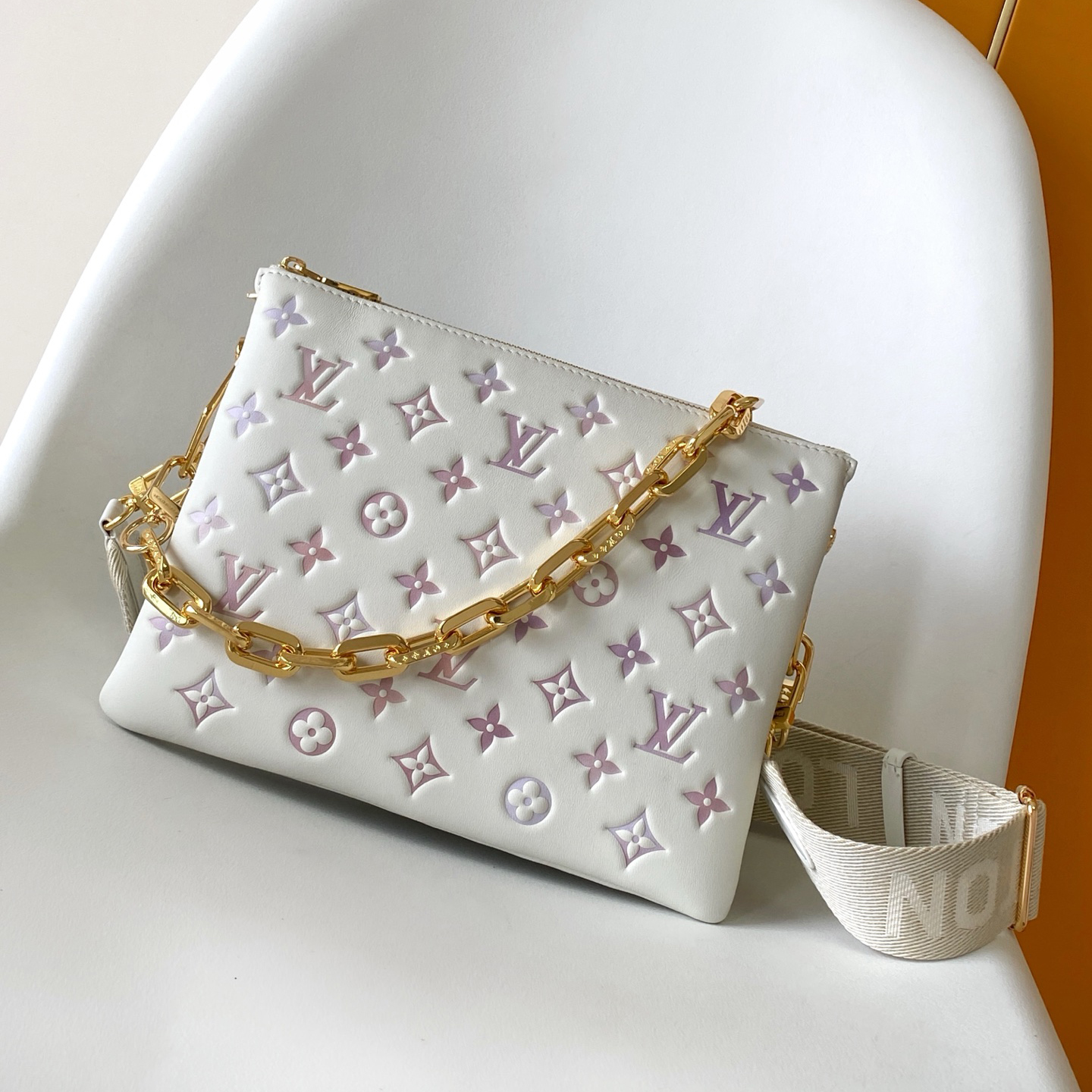 M25507 LV Coussin Mini Handbag