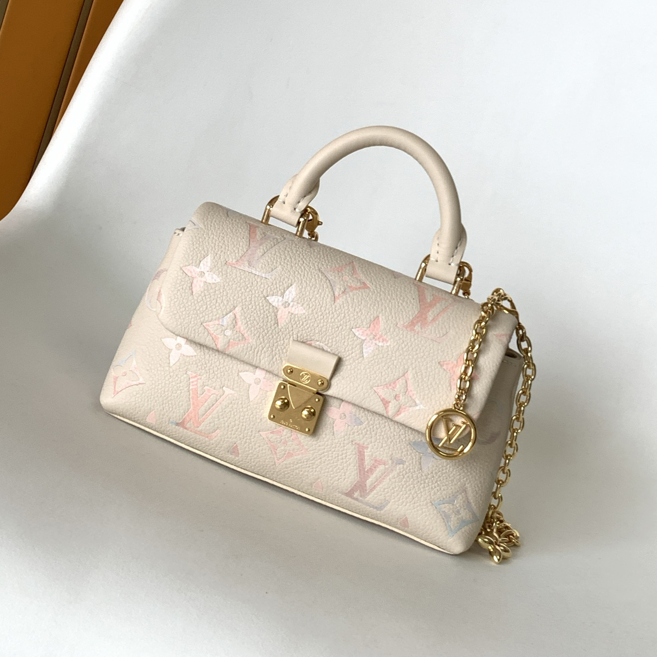 M25596 LV NANO MADELEINE Handbag