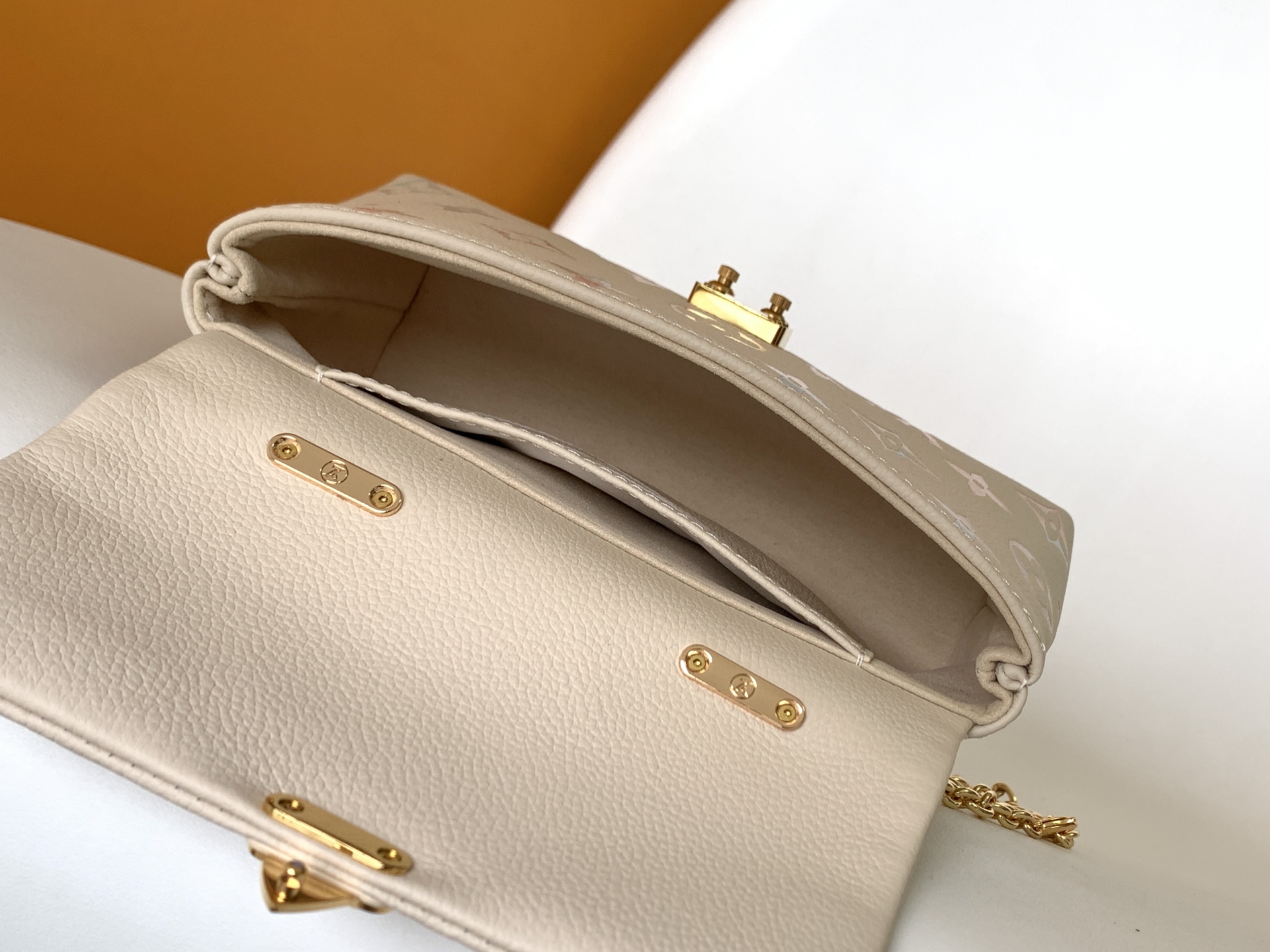 M25596 LV NANO MADELEINE Handbag - 图片 3