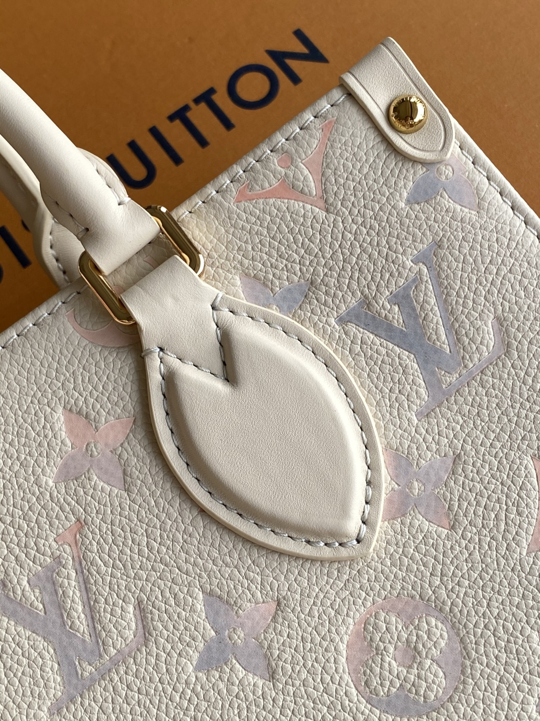 M25770 LV ONTHEGO Small Handbag - 图片 7