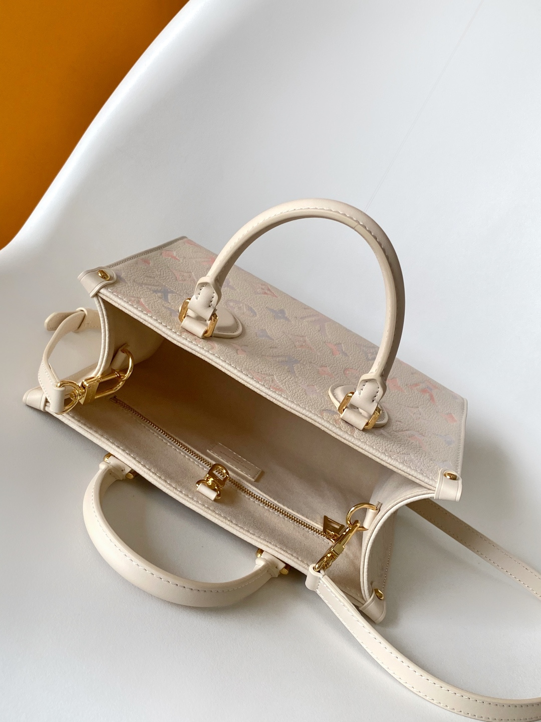 M25770 LV ONTHEGO Small Handbag - 图片 4