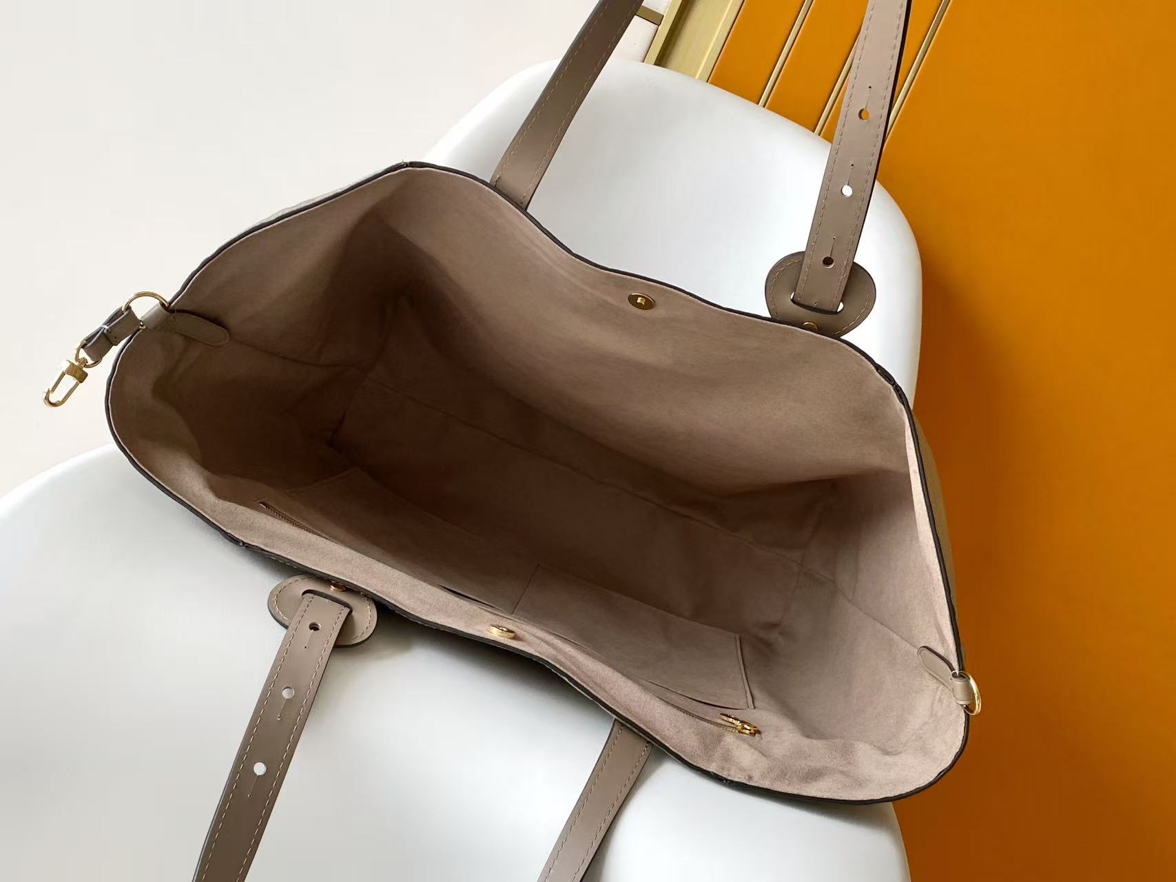 M25889 LV ALL IN ONE Medium Handbag - 图片 5