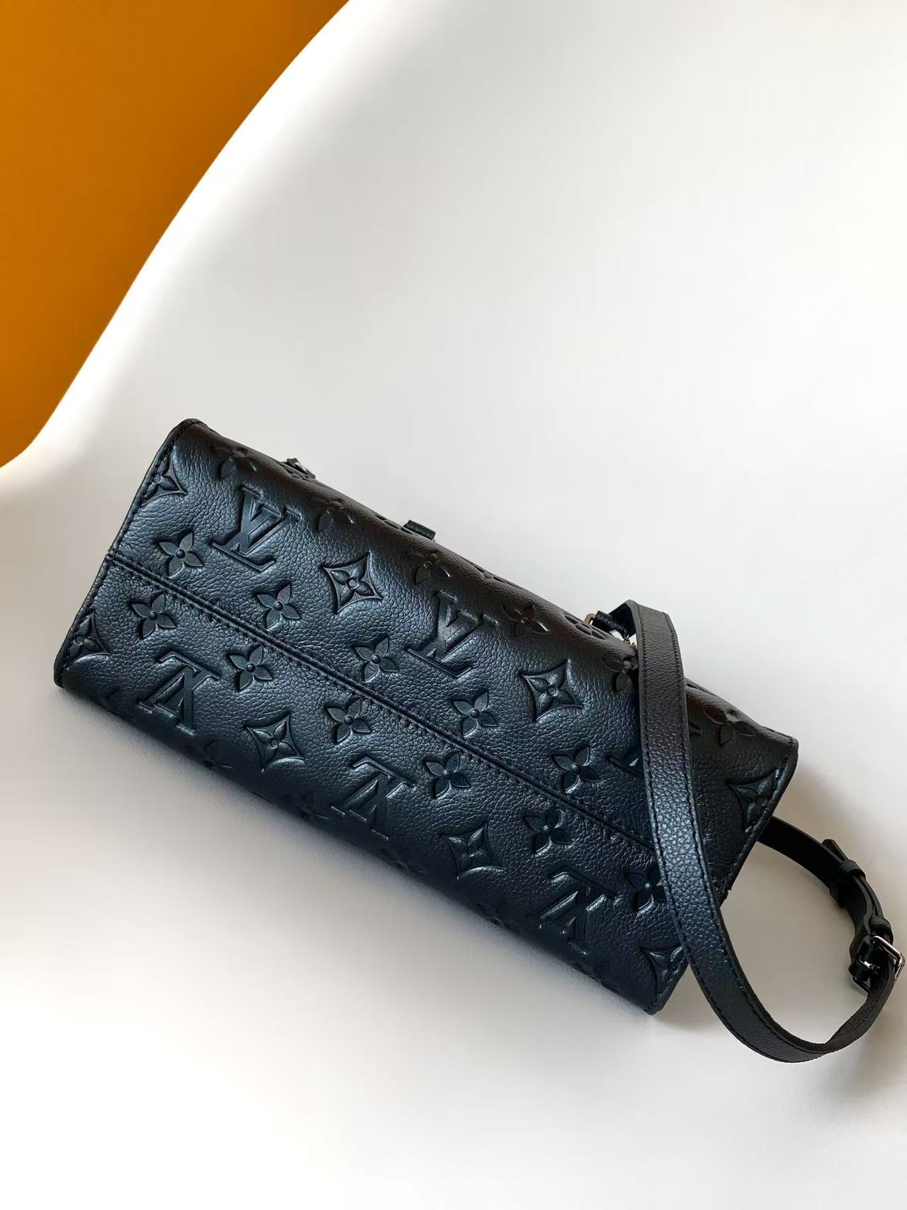 M27042 LV OnTheGo Tote - 图片 9