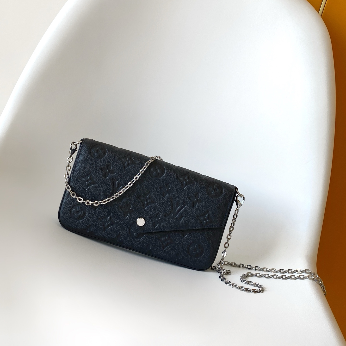 M27048 LV Pochette Félicie Chain Bag
