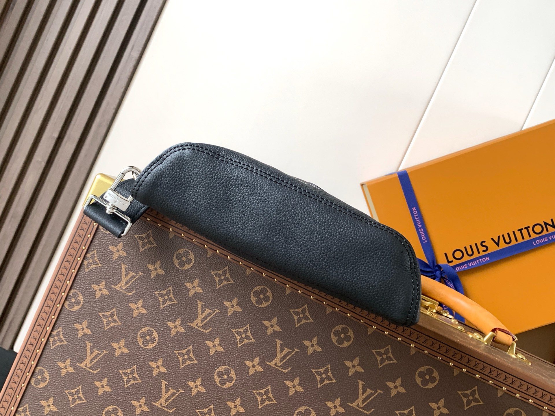 M27060 LV Delta shoulder bag - 图片 10