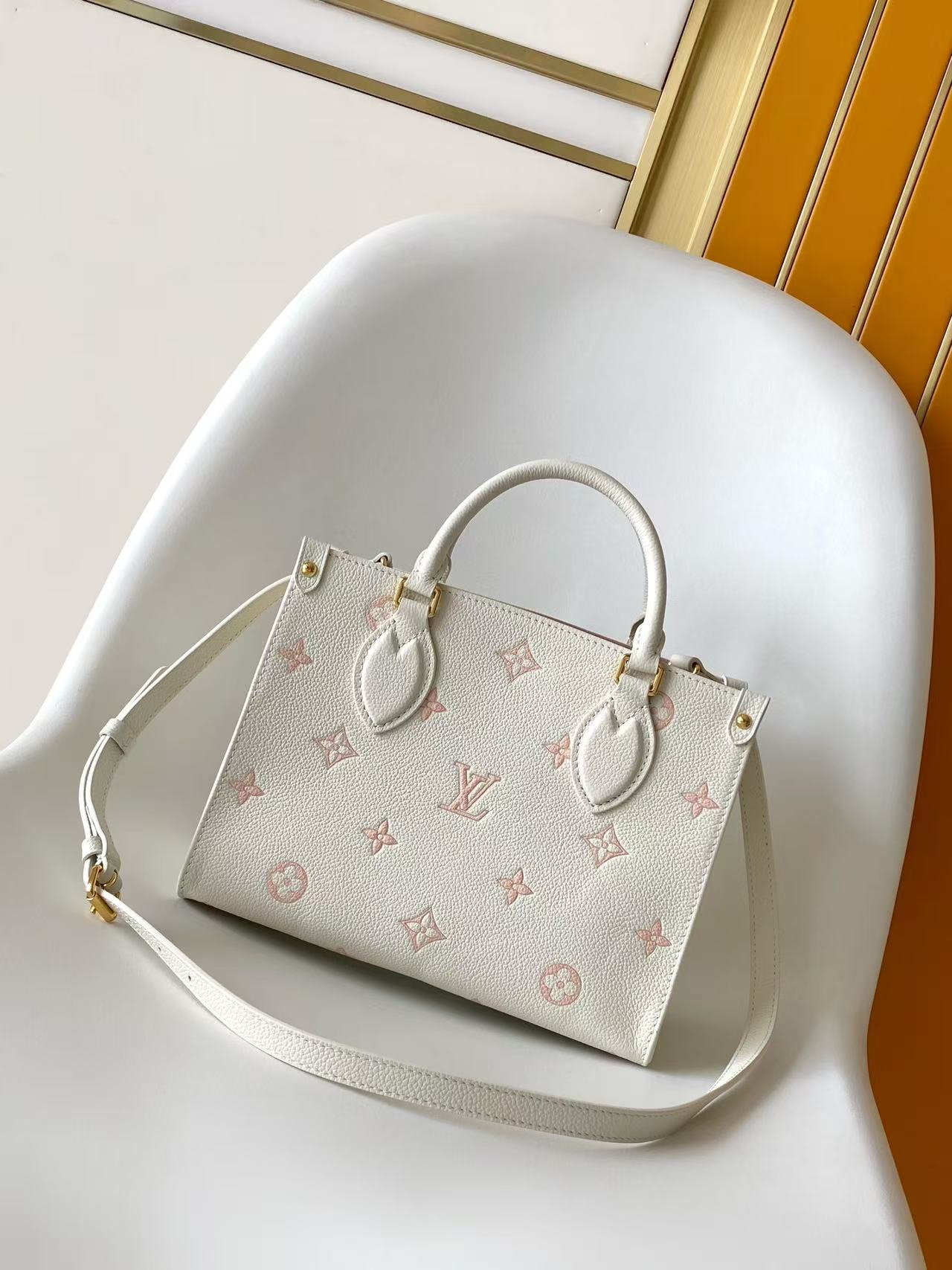 M28313 LV ONTHEGO Small Handbag - 图片 8