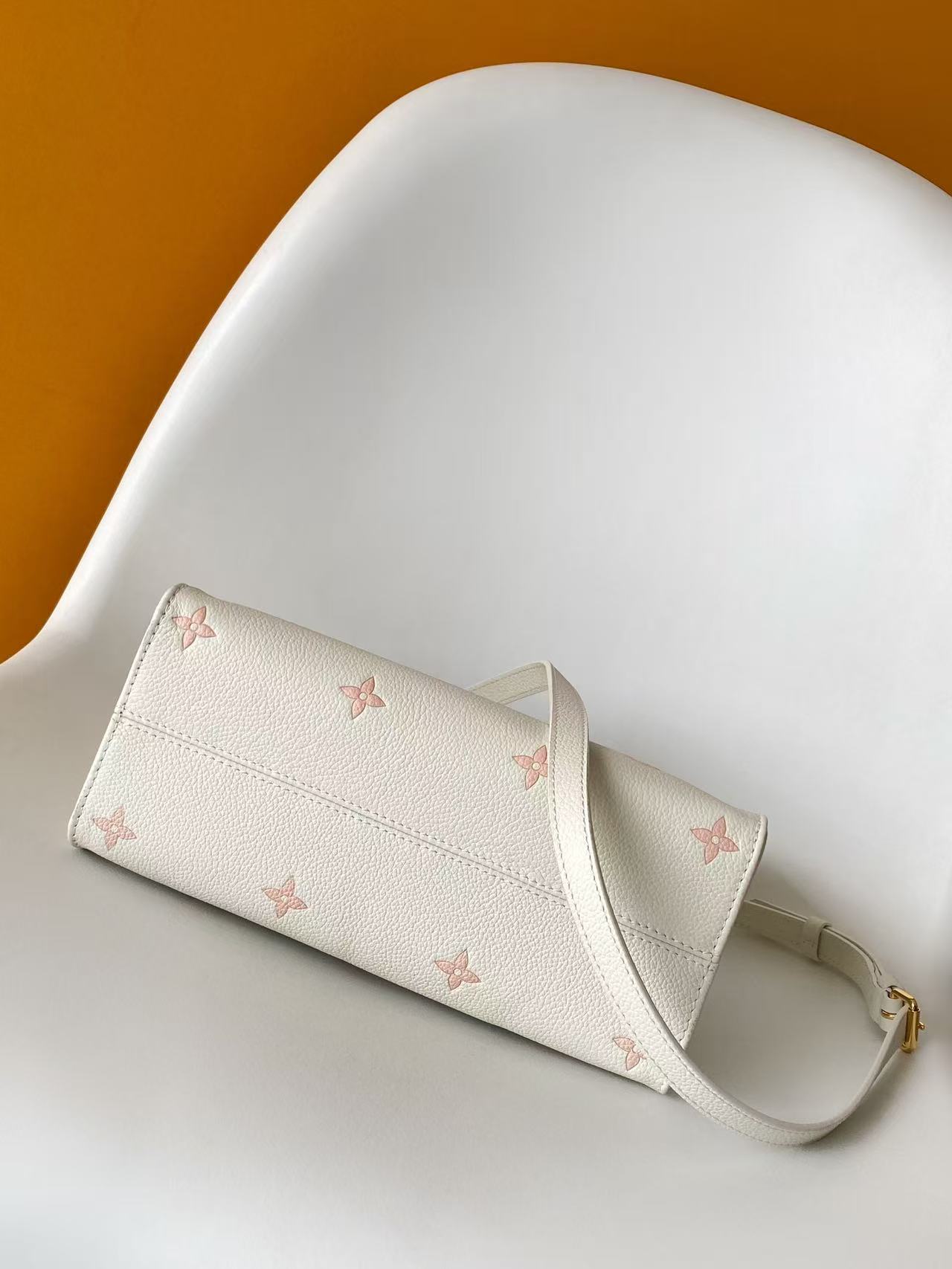 M28313 LV ONTHEGO Small Handbag - 图片 7