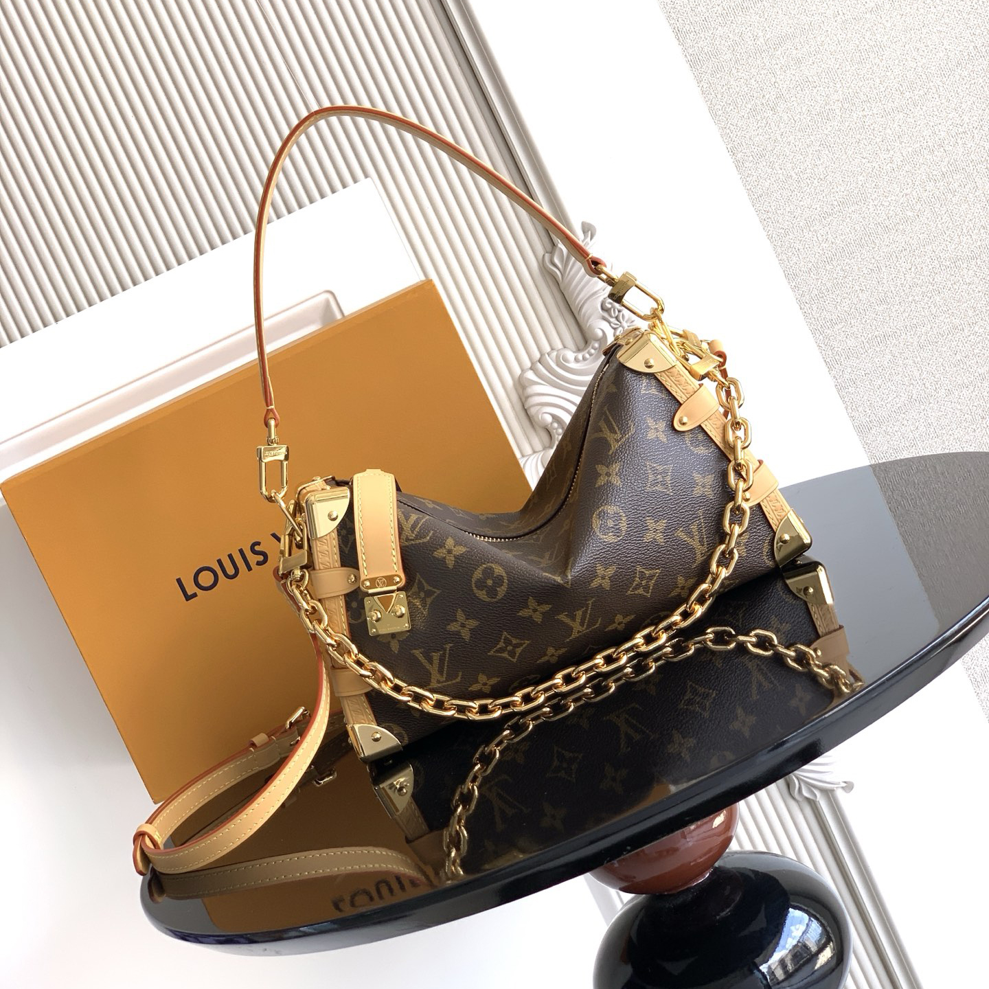 M28385 LV SIDE TRUNK EAST WEST Medium Handbag