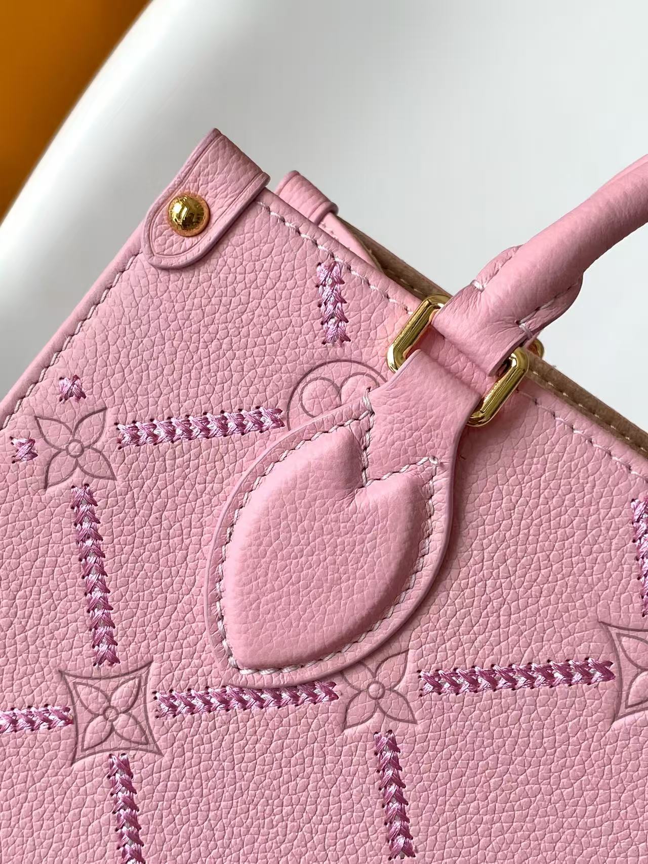 M28528 LV ONTHEGO Small Handbag - 图片 6