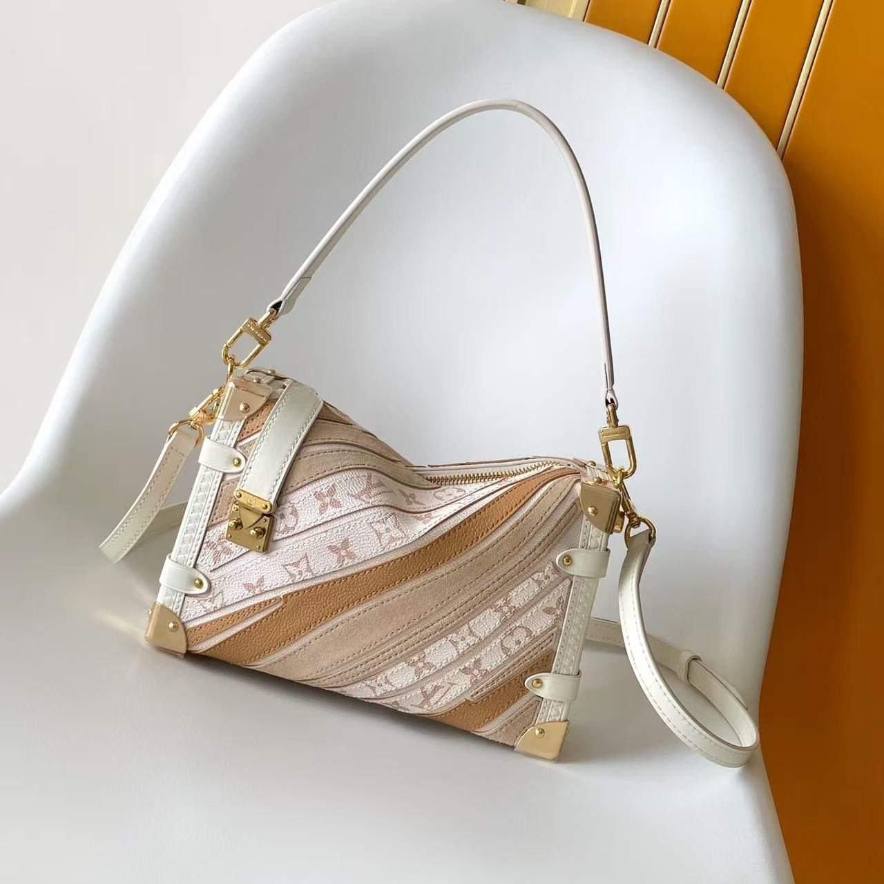 M29666 LV SIDE TRUNK Medium Handbag