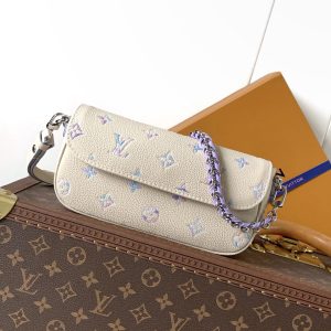 M29770 LV WALLET ON CHAIN IVY