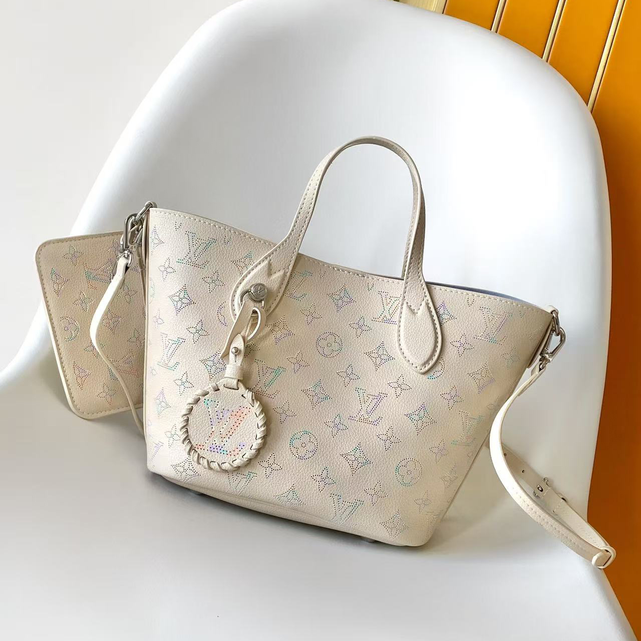 M29900 LV Blossom Small Handbag