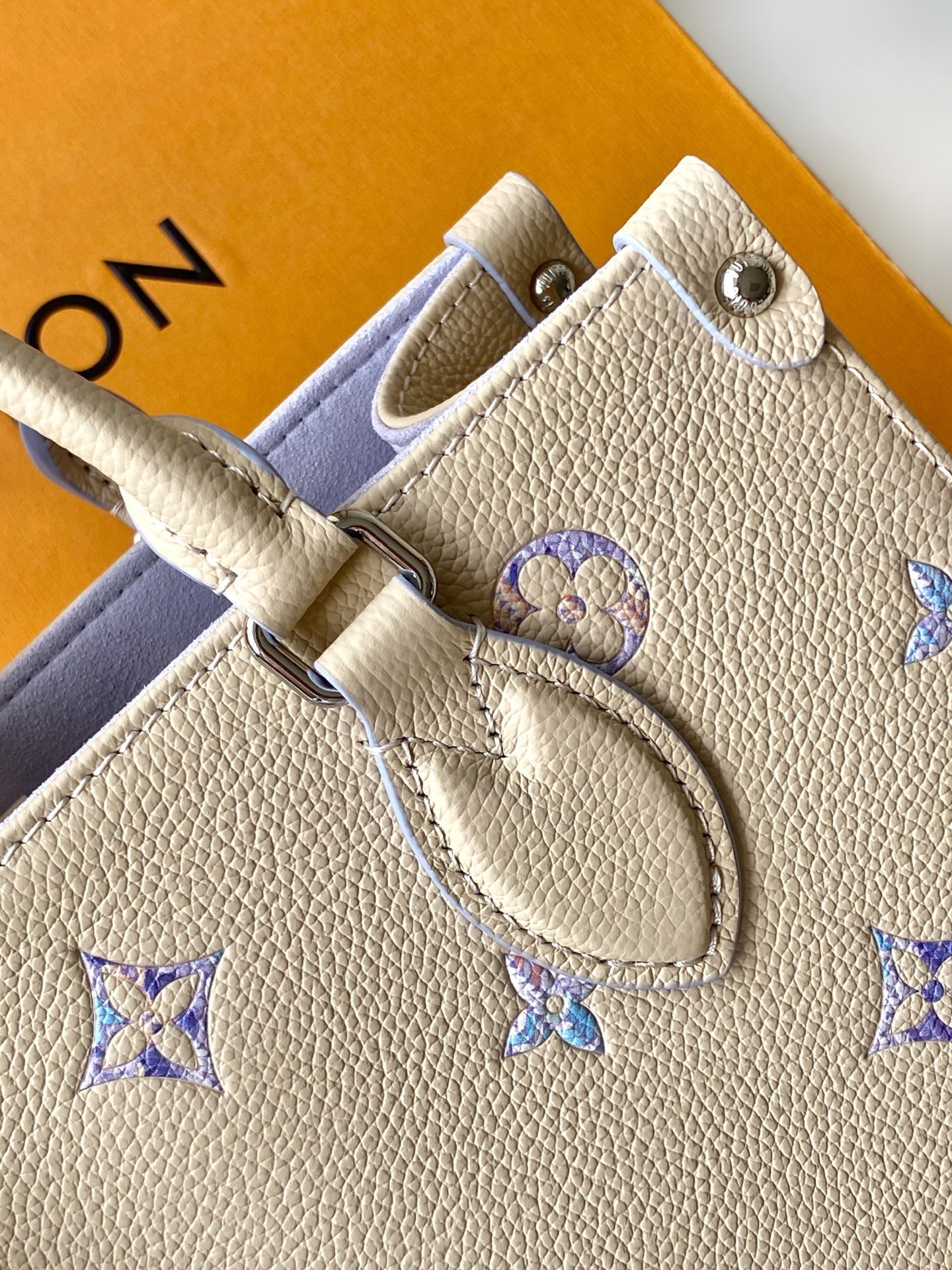 M29976 LV ONTHEGO Small Handbag - 图片 9