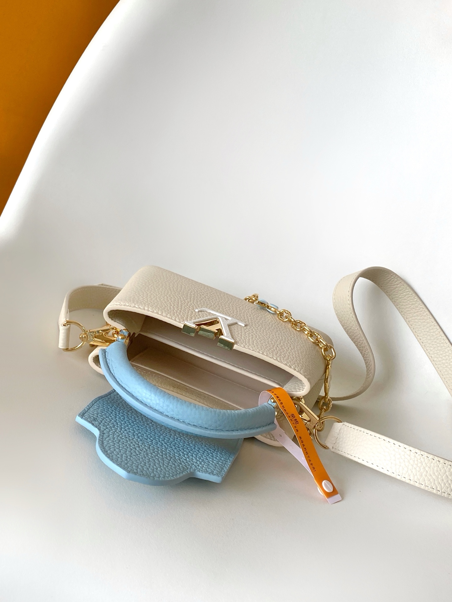 M2A443 LV Capucines Mini Handbag - 图片 3