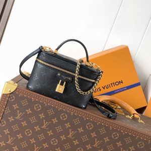 M3A372 LV VANITY CHAIN POUCH