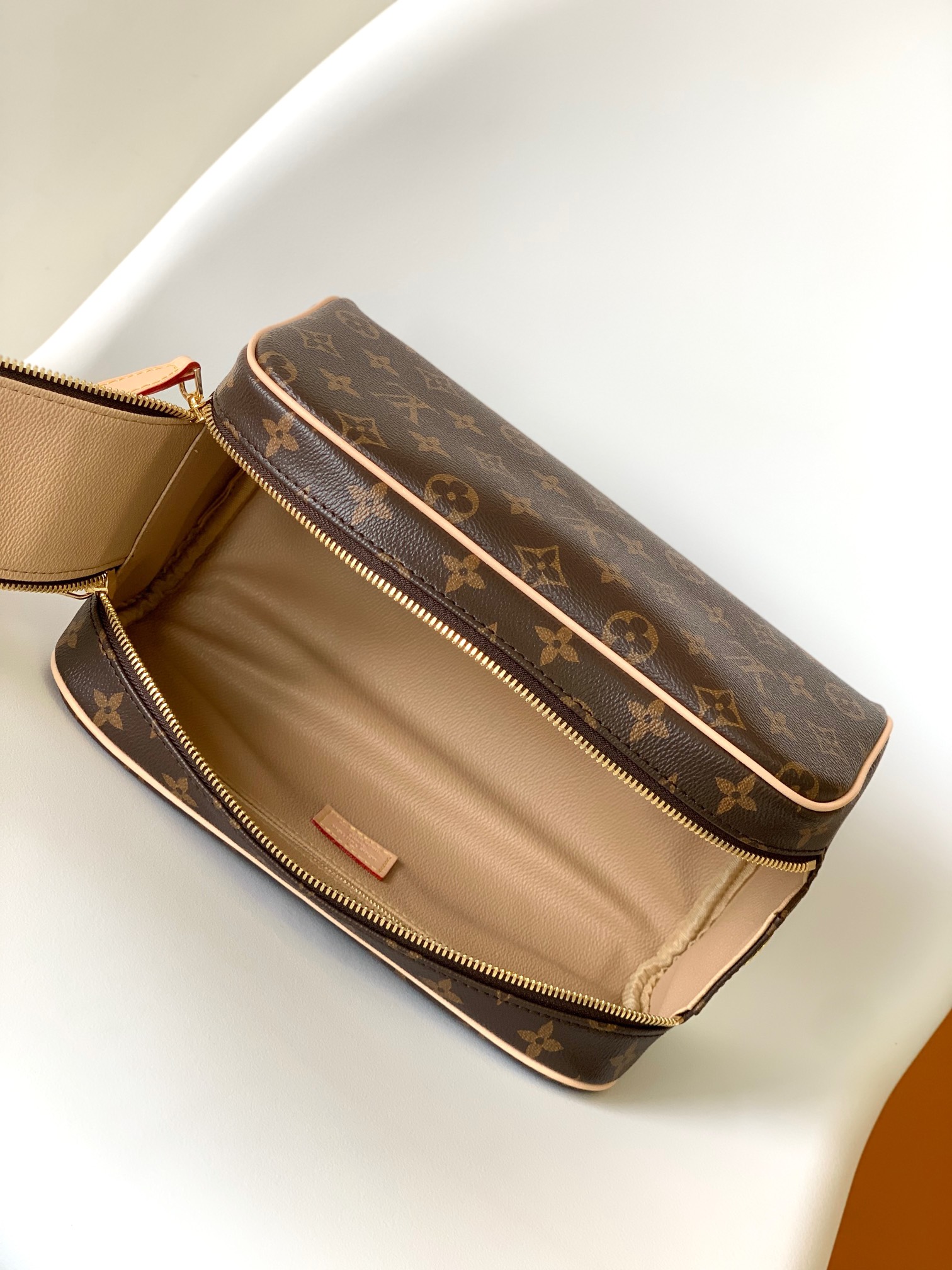 M44494 LV DOPP Toiletry Bag - 图片 8