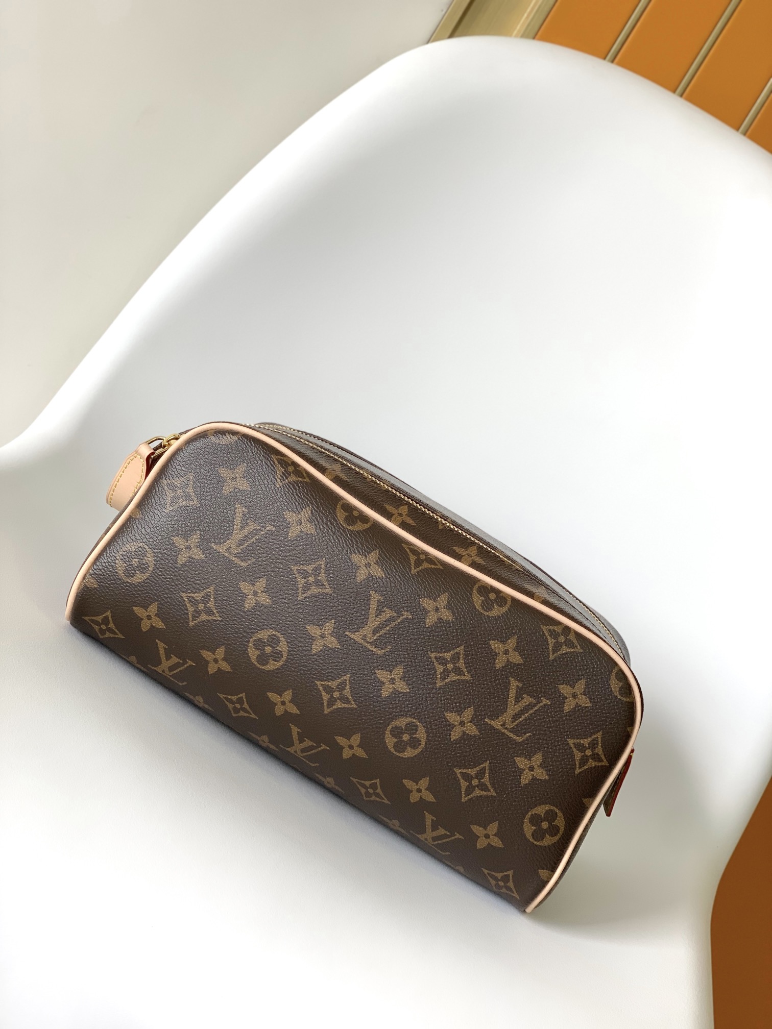 M44494 LV DOPP Toiletry Bag - 图片 6