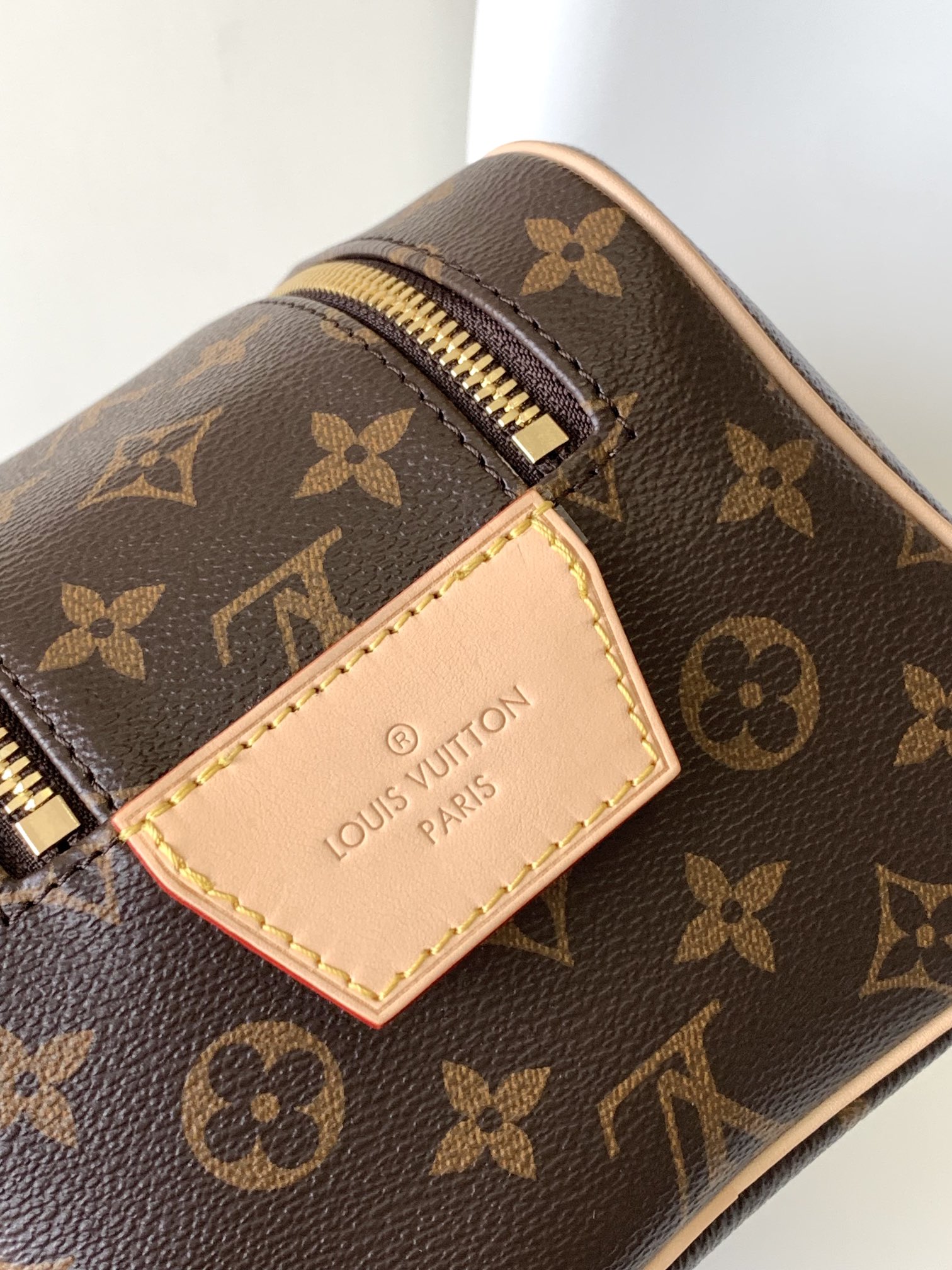 M44494 LV DOPP Toiletry Bag - 图片 4