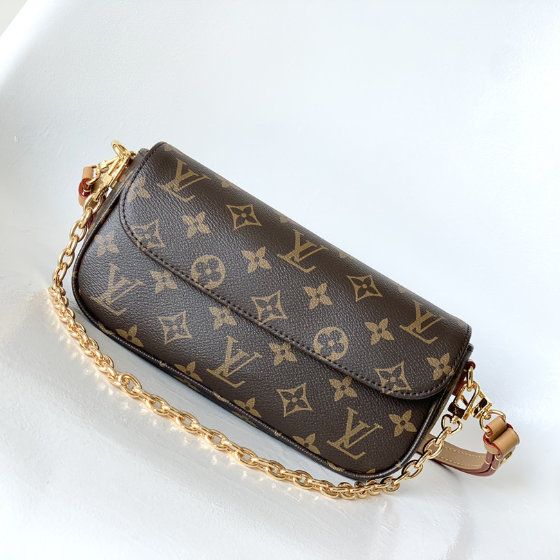 M81911 LV WALLET ON CHAIN IVY