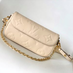 M82210 LV WALLET ON CHAIN IVY