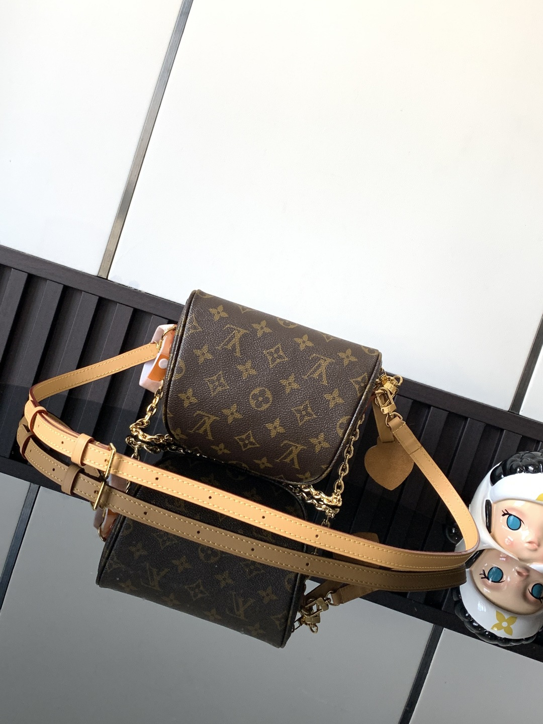 M82335 LV MINI BUMBAG - 图片 9