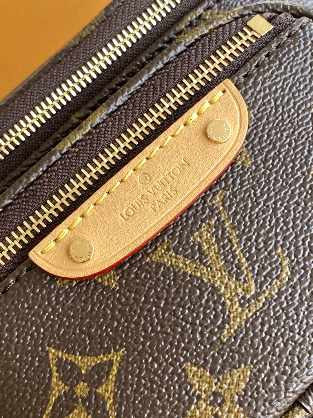 M82335 LV MINI BUMBAG - 图片 7